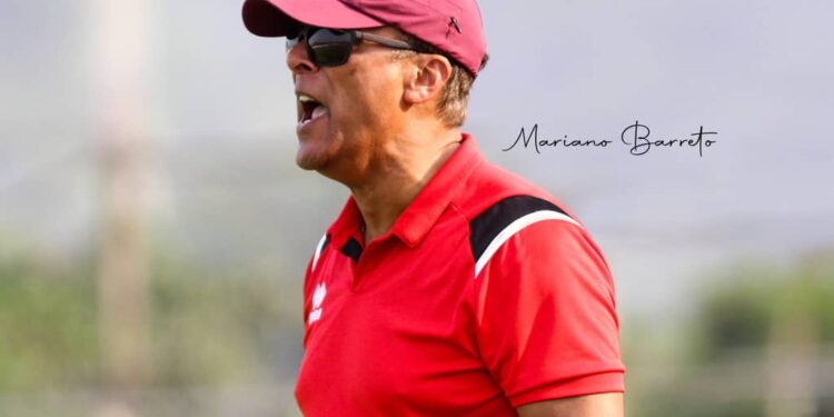 Coach Mariano Barreto arrives in the country after a short trip