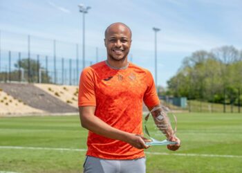 Andre Ayew leaves Swansea City